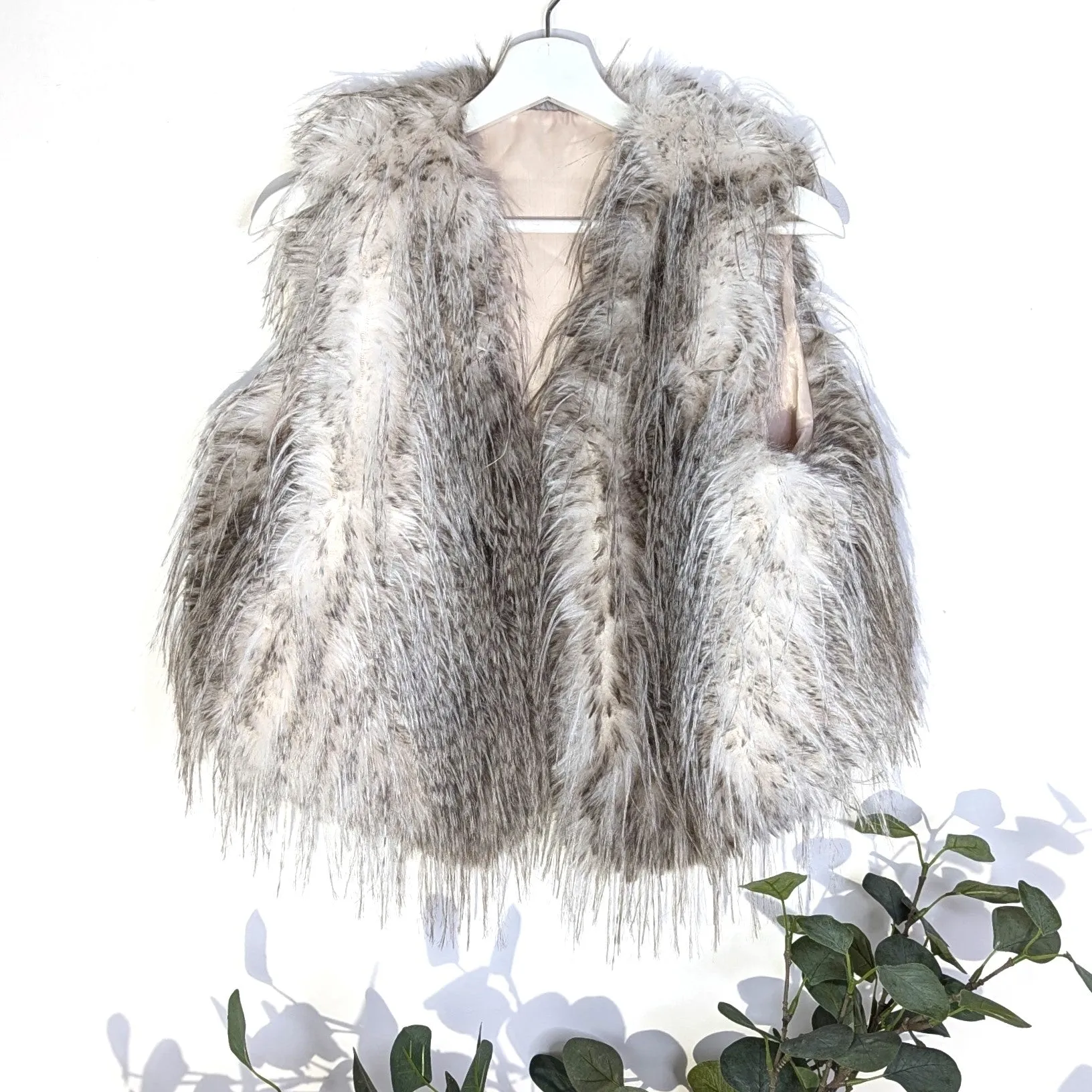 Luxury cropped faux fur special shaded effect gilet (S-M)