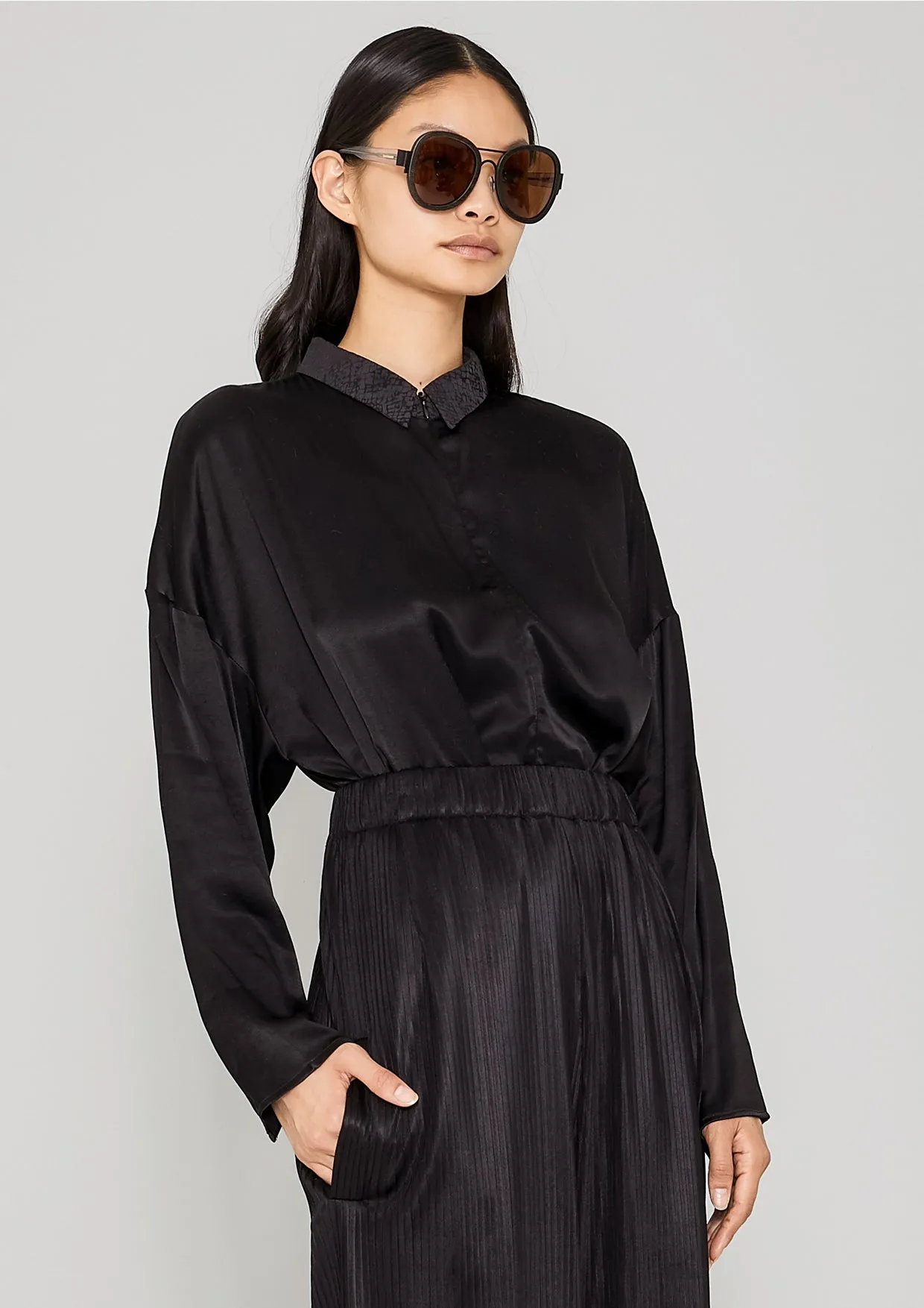 SHIRT COLLAR ZIP - SILKY RAYON SATIN black