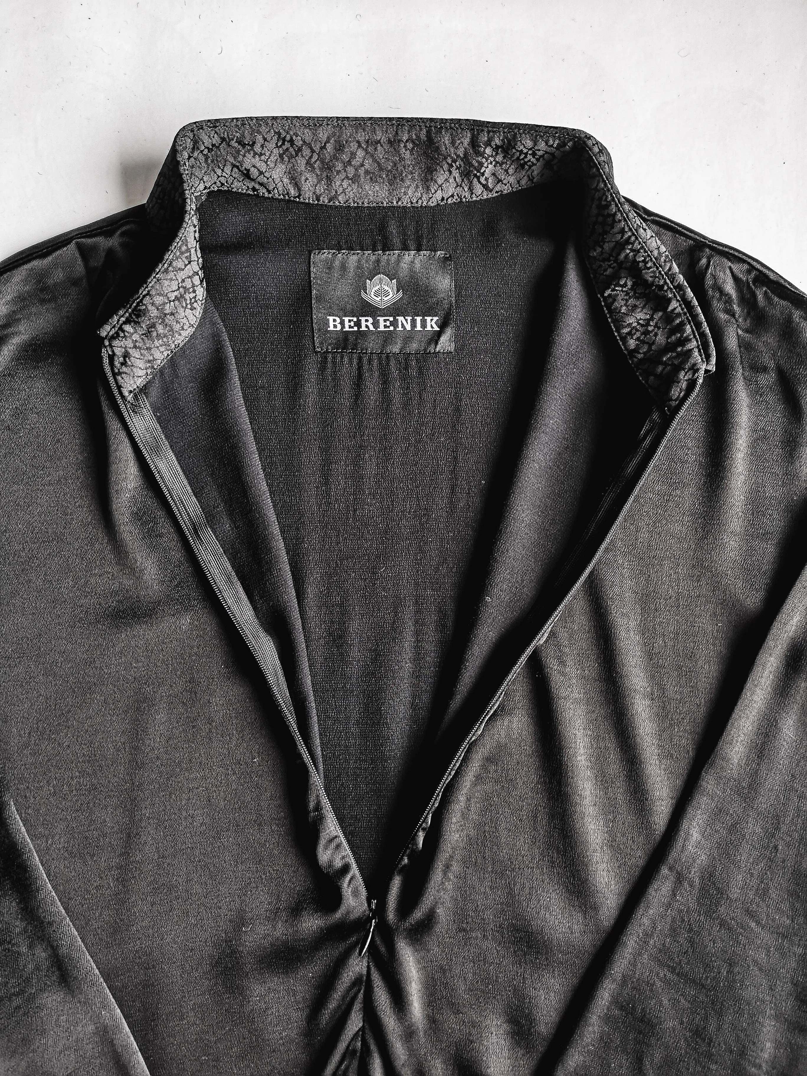 SHIRT COLLAR ZIP - SILKY RAYON SATIN black