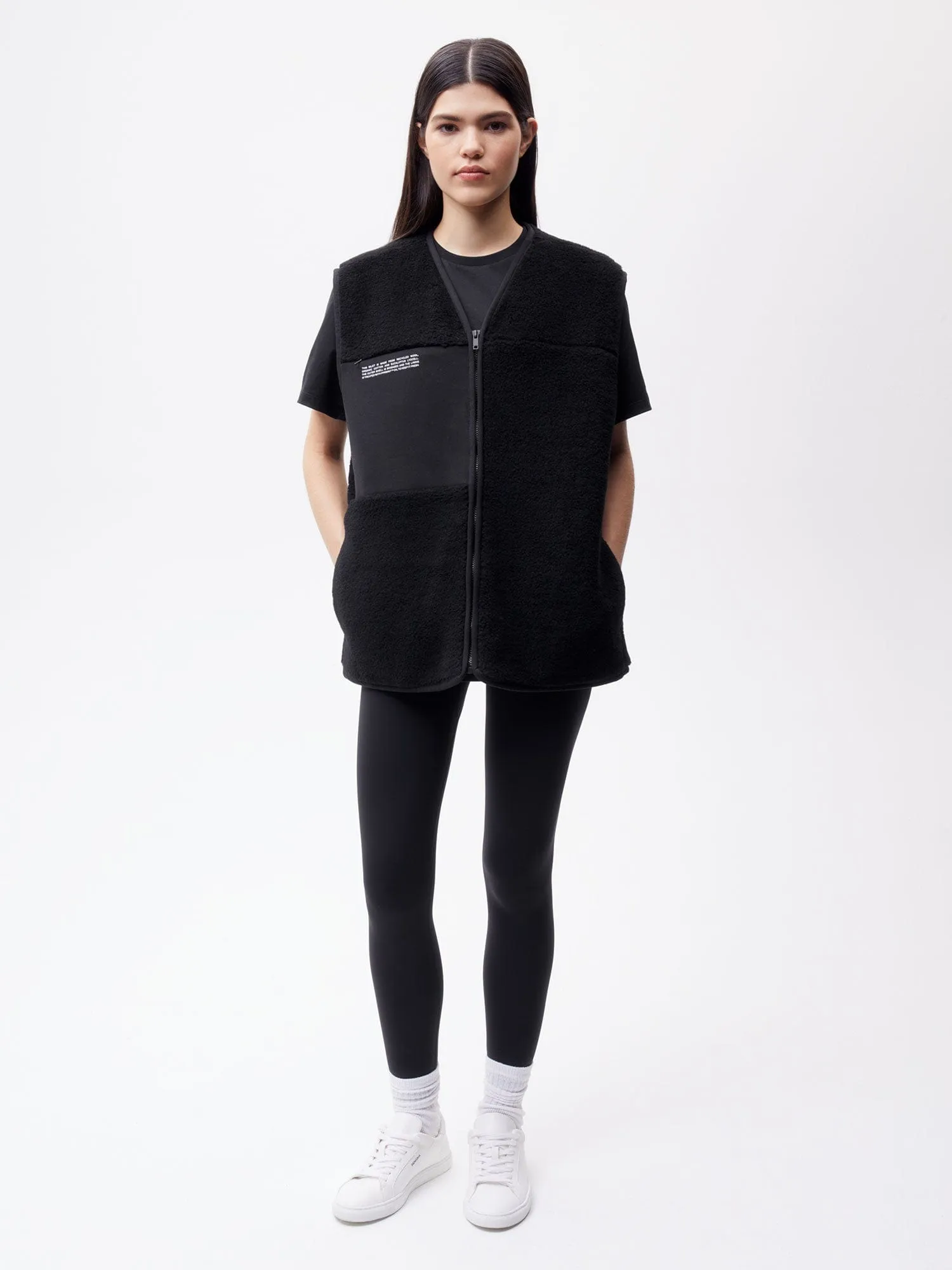 Womens Recycled Wool Fleece Gilet—black